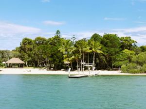 Coomera Houseboat Holidays