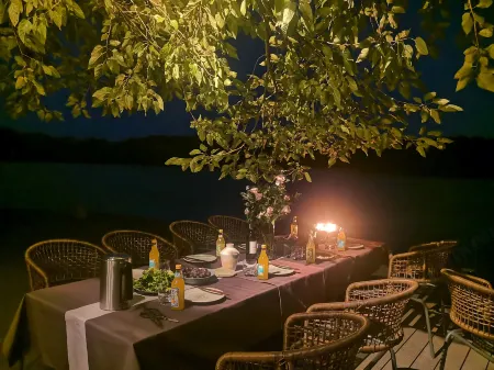 Acorn Tree Homestay Отели в г. Унин