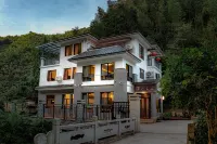 Dongzhixia Shenshan Yunju Hotels in Stone Forest Scenic Area