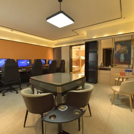 Zhishang E-sports Homestay (Guiyang Fountain)