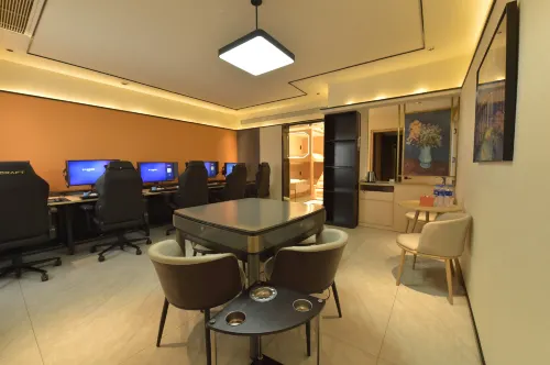 Supreme E-sports Hotel (Guiyang Spray Pool)