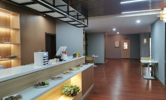 Coast International Hotel (Qingyun Beihai Park)
