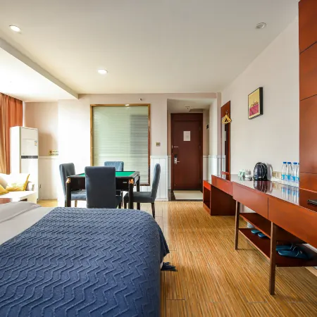 The Wall Street Holiday Hotel