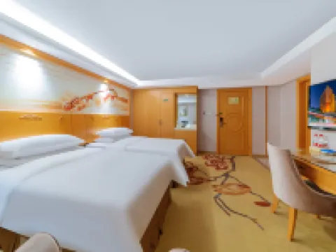 Vienna Hotel (Zhongshan Xingzhong Square Pedestrian Street Branch) Hotels near Sunwenxi Road Tourism Zone