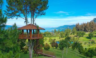 Niagara Hotel Lake Toba & Resorts