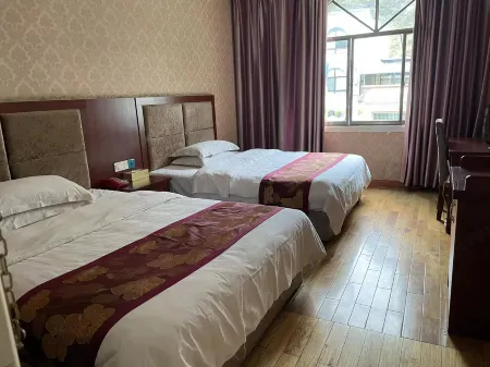 Shibingcai Yungong Business Hotel