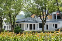 Huaya Panshizhou Senlin Huayuan