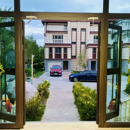 Delingha Yijiangnan Homestay