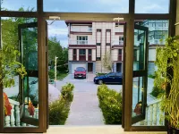 Delingha Yijiangnan Homestay فنادق في 