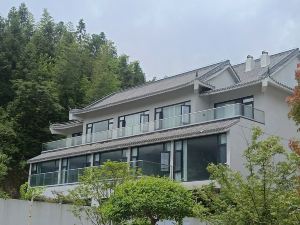 Yewang Homestay (Zhongyuanxiang Branch)