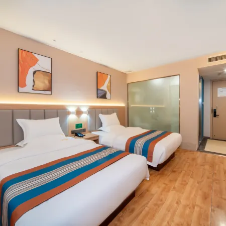 Chunhe Yuejing Hotel (Kaili International Trade Branch)