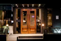 CANVAS HOSTEL BLACK