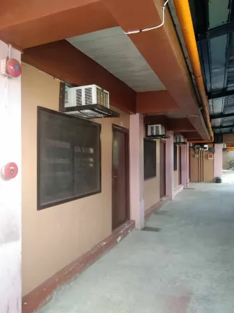 Hotel De Amado by RedDoorz Отели рядом с достопримечательностью «Pangasinan Baywalk»