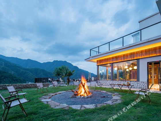 Mu Yun Wan Hostel, Shennongjia (Huong Khe Yuen Scenic Spot Shop)