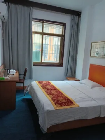 Changsha Yunqing Inn