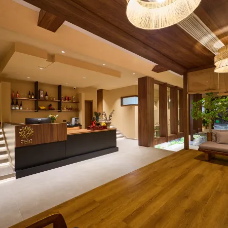 Floral Hotel·Cicada Retreat · Facing the Buddha （Sanctuary at the Heart of Jiuhua）