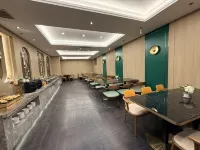 Rezen Dong Hotel (Harbin Railway Station Museum Metro Station) Hotels near Guogeli Street