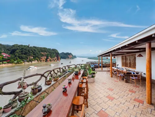 Jiangshan Scenic  Hotel
