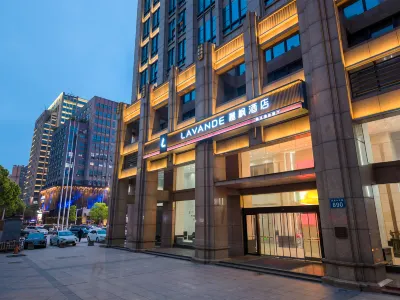 Lavande Hotel (Nanchang Honggutan Wanda Plaza & Qiushui Square Branch) Hotels near Weidong Station