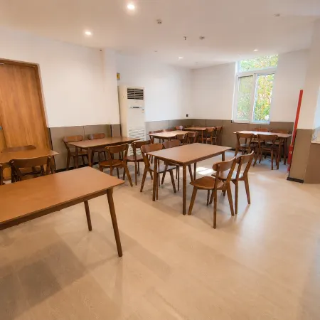 Ningguo Xijian Hotel (Wan'nan Sichuan-XI ZANG Line East Entrance)