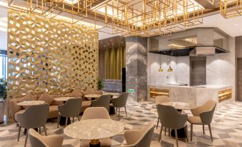 DeRUCCI Hotel(Shanghai Hongqiao Jiasong Middle Road Subway Station Store)