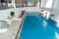 THE SHINE HOTEL - Romantic