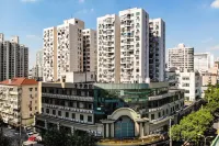 Ji Hotel (Shanghai South Railway Station Xuhui Vanke Center) Hotels near Shanghai Financial Planning Institute