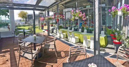 The Signature Hotel & Serviced Suites Kuala Lumpur Отели рядом с достопримечательностью «KL Tzu-Chi Jing Si Hall»