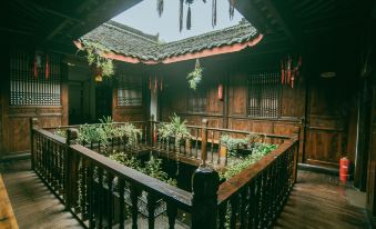 Hejia Dyeingfang Inn (Yuzhong Ancient City Branch)