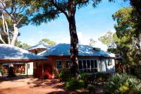 Margaret River Beach Houses - bar
