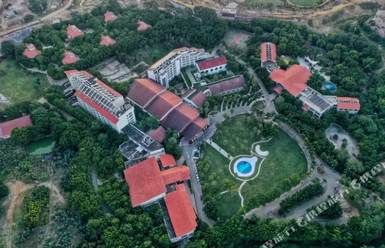 鹽邊紅格温泉假日酒店