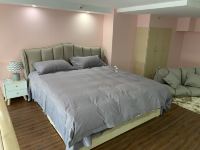 青岛一宿复式精品公寓 - 观海投影大床房