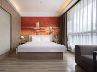 济南高新齐鲁软件园亚朵酒店 - 几木大床房