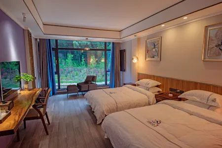 Pan'an Flower Shadow B&B Отели рядом с достопримечательностью «Zhaomingyuan Scenic Area»
