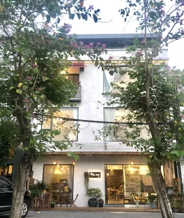 Yuehu Lakeview Guesthouse Отели рядом с достопримечательностью «Qixingyan Archway Square»