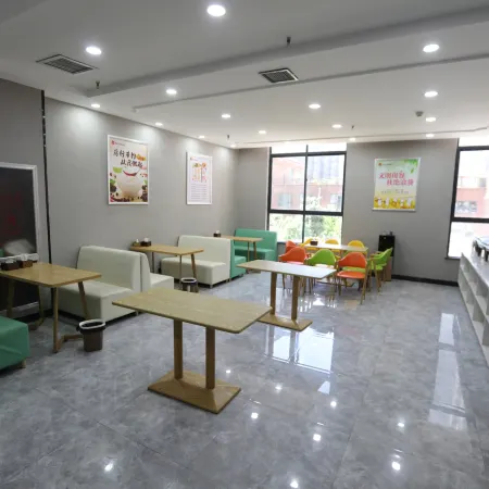 Shankee Hotel (Lingbao Yinxi North Road Cultural Square)