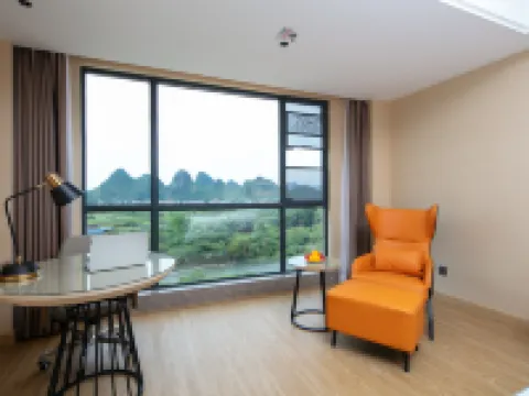 Vienna International Hotel(Binjiang road Road Branch Lipu city) Hotels in Lipu