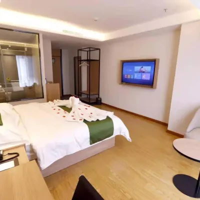 GreenTree Inn Zhixuan Hotel (Anshan Tanggangzi Hot Spring) Hotels near Tanggangzi Hot Spring - Yandang Lake