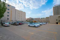 Wuhai Hotel - parking