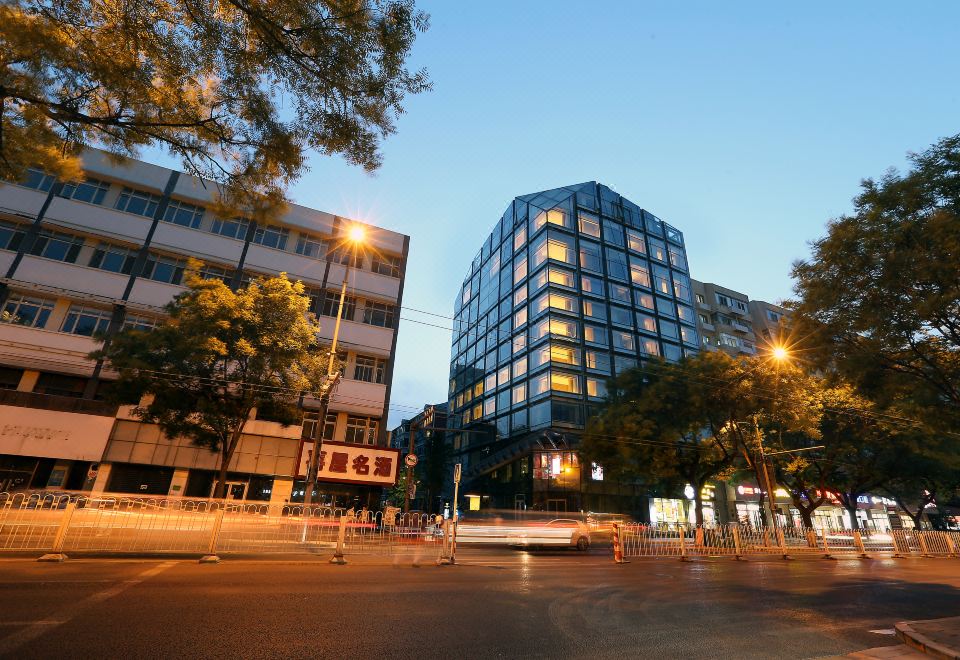 3. 볼리 우드 호텔..