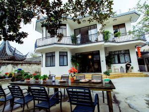 Tongli Situation B&B