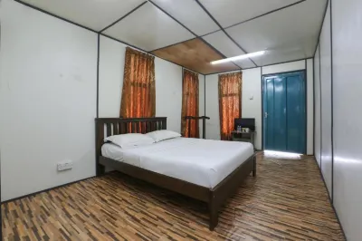 Cerana Villa Eco Resort Hotels near Pantai Irama