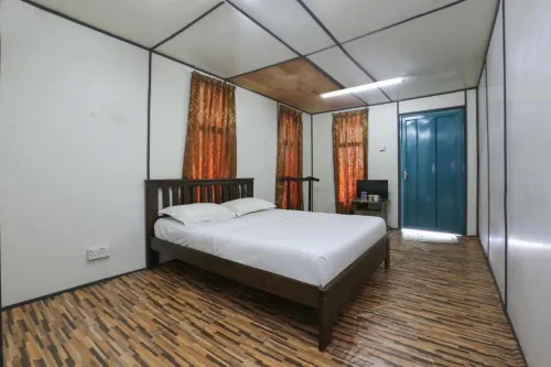 Cerana Villa Eco Resort Hotels in Kemumin