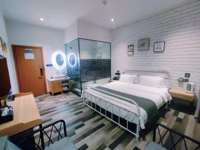 Xinzheng Meilai Boutique Hotel (Xiaoqiao Subway Station) Hotels near Zhongyuan University of Technology (West to Hospital of Zhongyuan University of Technology)