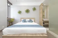 Phoenix Jinghua Hotel - 4-Star