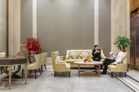 維也納飯店（化州北岸店） - 停車場