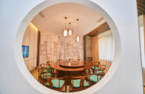 Yilong Yulu Hotel