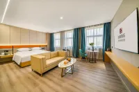 Zhuji Boya Hotel (Honghui Fortune Building Dianchi Middle School) - Mountain view