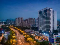 Wellton International Hotel (Baoneng City Ganzhou Station) Hotels near Ganzhou Railway Station