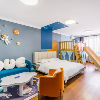 Grapefruit Parent Child Hotel (Yangma Island Longhu Branch) Hotels near Starfish Paradise